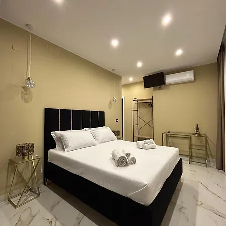 Le Del Corso Centro Couette-café