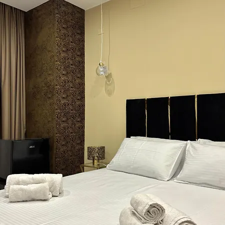 Le Del Corso Centro לינה וארוחת בוקר 4*