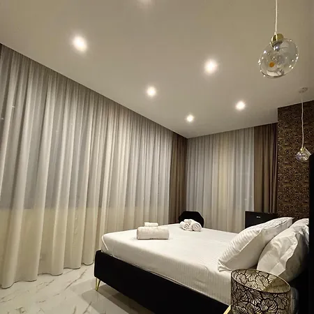 Le Del Corso Centro לינה וארוחת בוקר 4*