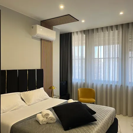 Le Del Corso Centro Bed & Breakfast 4*