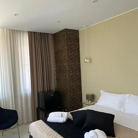 Le Del Corso Centro 4* カターニア